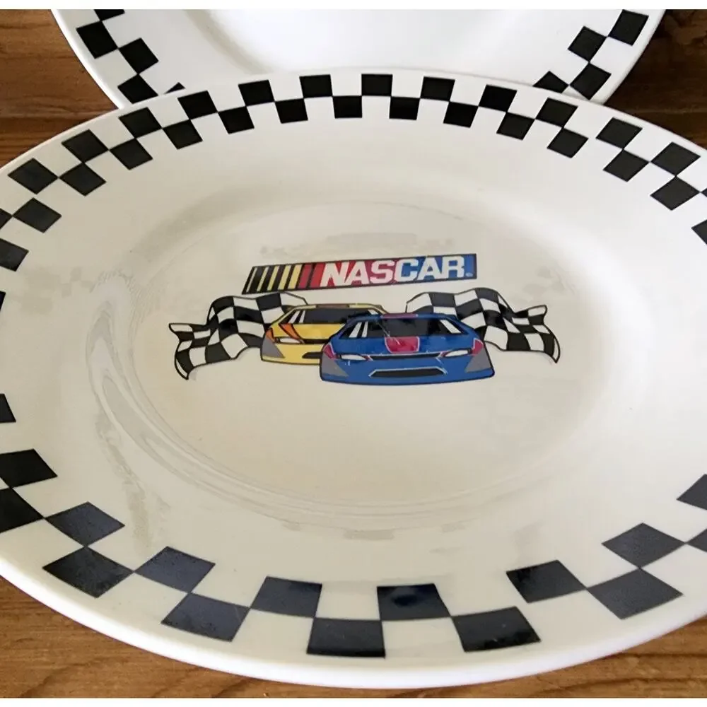 2 Gibson NASCAR Victory Rimmed Salad / Dessert Plates 2002 Checkered Flag 8 3/4